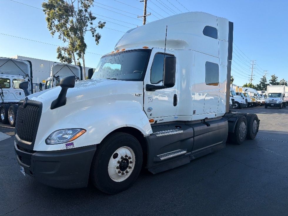 Sleeper Tractor-Heavy Duty Tractors-International-2023-LT625-Torrance-CA-541,388\n\t\tmiles-$ 58,500 - Image 3