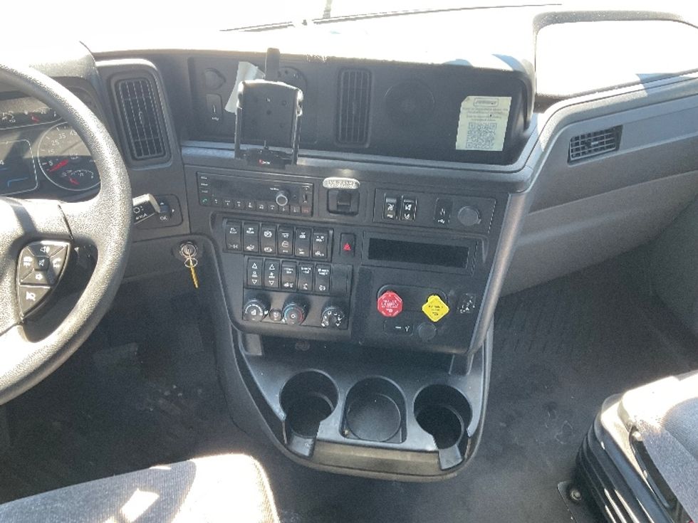 Sleeper Tractor-Heavy Duty Tractors-International-2023-LT625-Torrance-CA-578,455\n\t\tmiles-$ 54,250 - Image 12