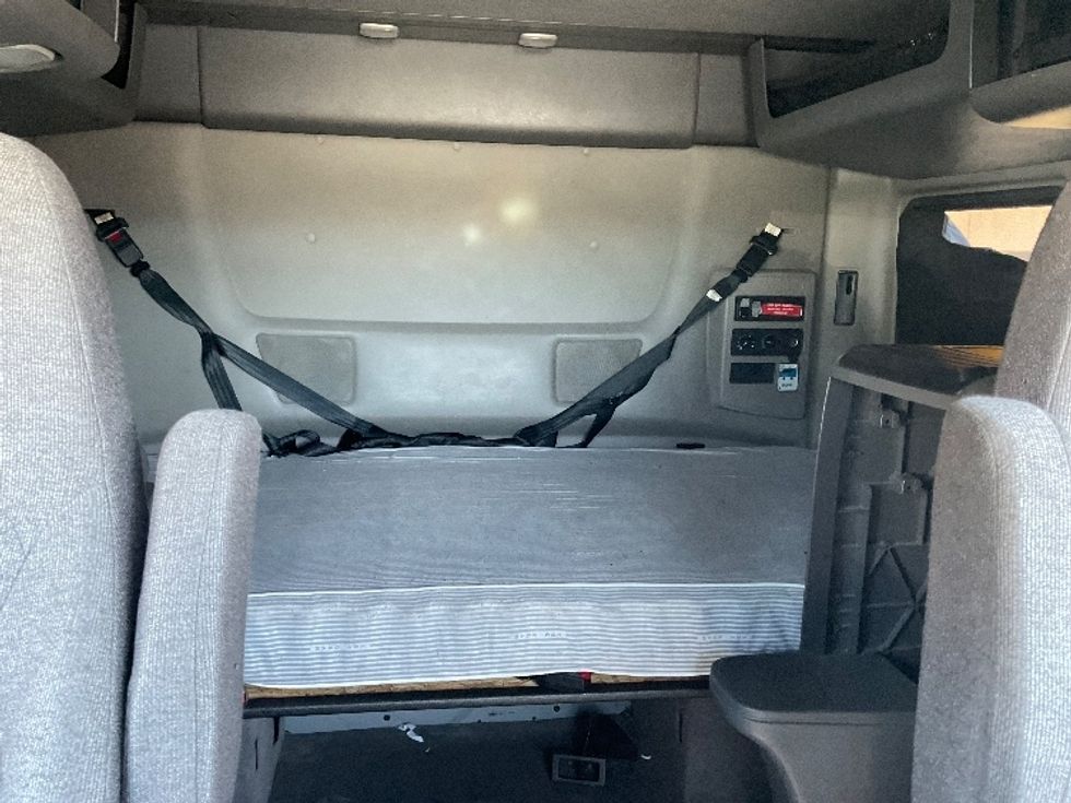 Sleeper Tractor-Heavy Duty Tractors-International-2023-LT625-Torrance-CA-578,455\n\t\tmiles-$ 54,250 - Image 16