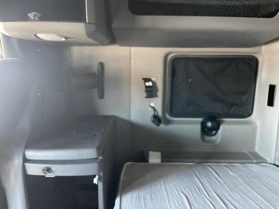 Sleeper Tractor-Heavy Duty Tractors-International-2023-LT625-Torrance-CA-578,455\n\t\tmiles-$ 54,250 - Image 19