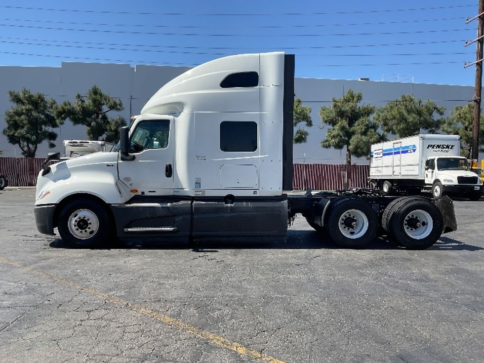 Sleeper Tractor-Heavy Duty Tractors-International-2023-LT625-Torrance-CA-578,455\n\t\tmiles-$ 54,250 - Image 4