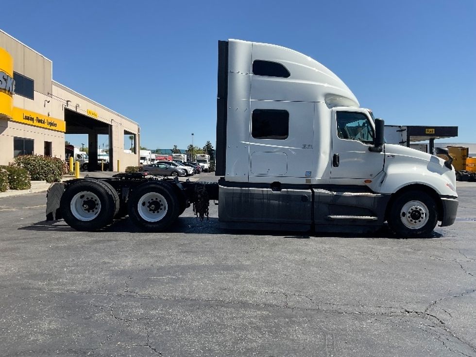 Sleeper Tractor-Heavy Duty Tractors-International-2023-LT625-Torrance-CA-578,455\n\t\tmiles-$ 54,250 - Image 8