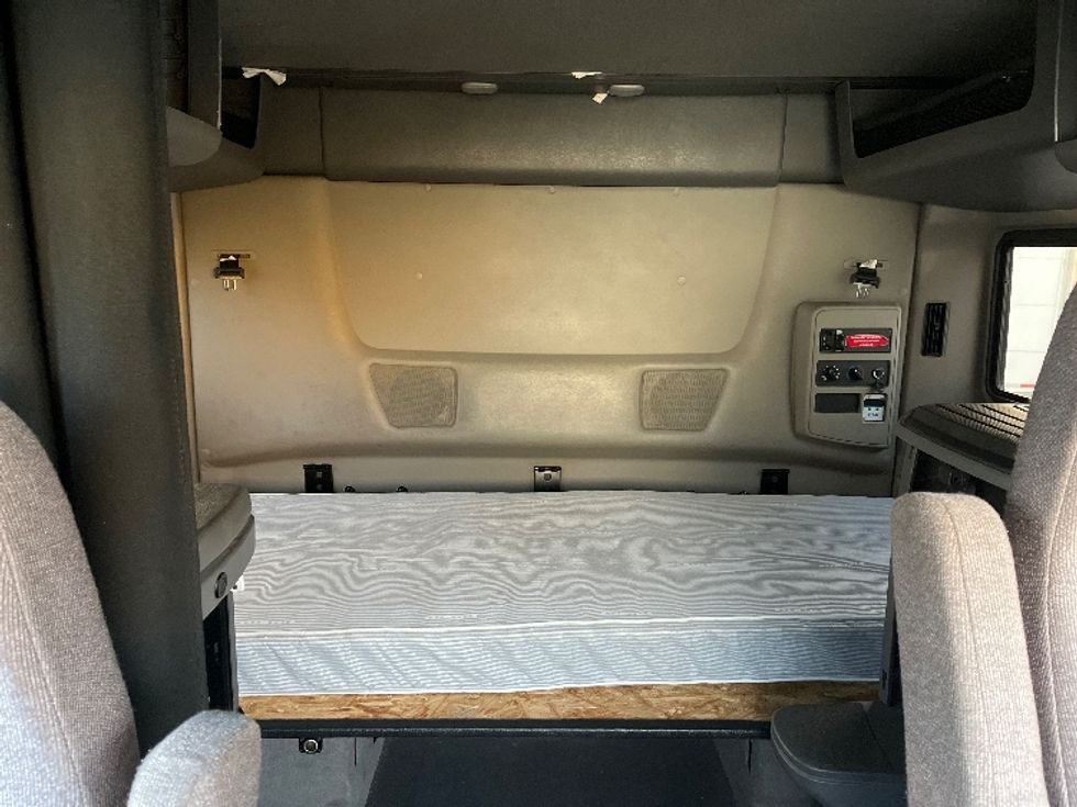 Sleeper Tractor-Heavy Duty Tractors-International-2023-LT625-Torrance-CA-579,952\n\t\tmiles-$ 54,750 - Image 15