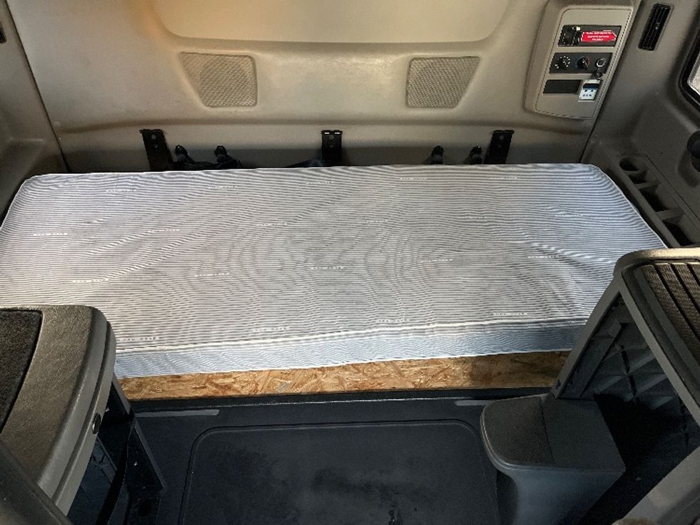 Sleeper Tractor-Heavy Duty Tractors-International-2023-LT625-Torrance-CA-579,952\n\t\tmiles-$ 54,750 - Image 16