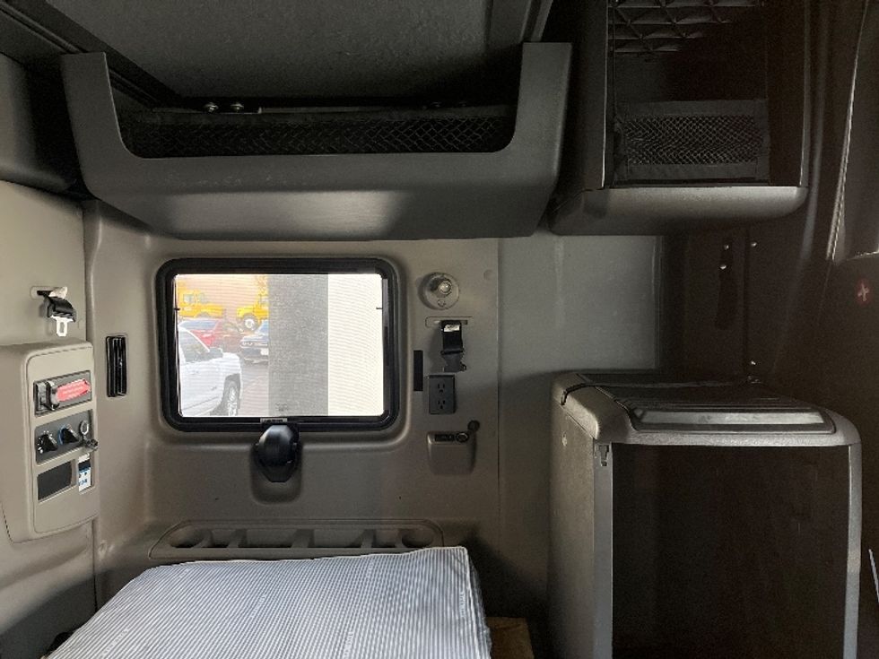 Sleeper Tractor-Heavy Duty Tractors-International-2023-LT625-Torrance-CA-579,952\n\t\tmiles-$ 54,750 - Image 17