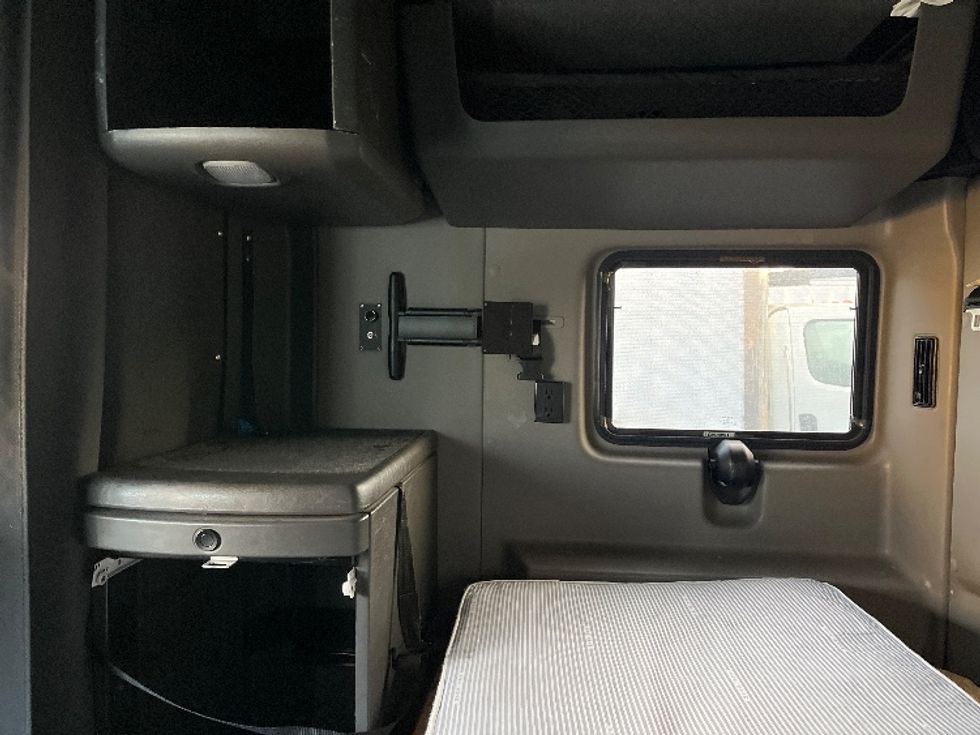 Sleeper Tractor-Heavy Duty Tractors-International-2023-LT625-Torrance-CA-579,952\n\t\tmiles-$ 54,750 - Image 18