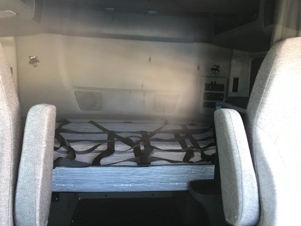 Sleeper Tractor-Heavy Duty Tractors-International-2023-LT625-Torrance-CA-627,591\n\t\tmiles-$ 49,000 - Image 15