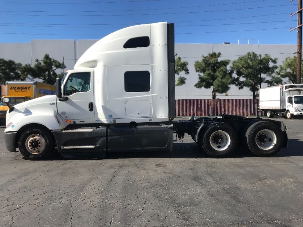 Sleeper Tractor-Heavy Duty Tractors-International-2023-LT625-Torrance-CA-627,591\n\t\tmiles-$ 49,000 - Image 4