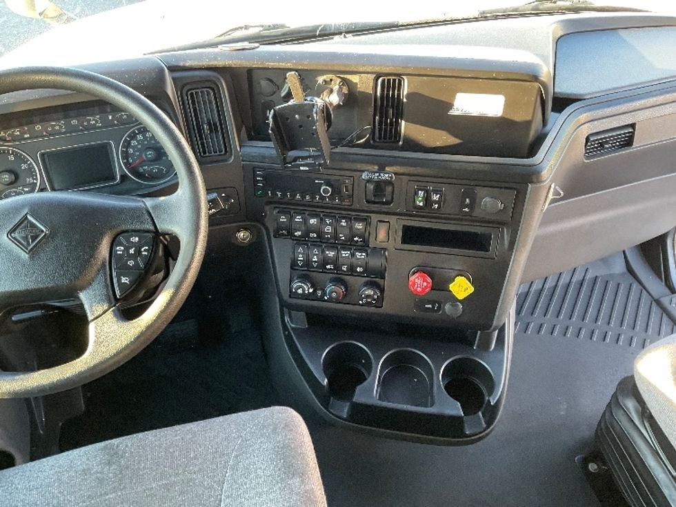 Sleeper Tractor-Heavy Duty Tractors-International-2023-LT625-Torrance-CA-656,640\n\t\tmiles-$ 45,750 - Image 12