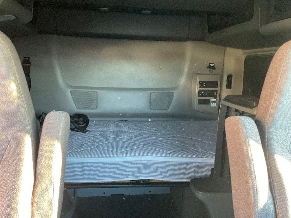 Sleeper Tractor-Heavy Duty Tractors-International-2023-LT625-Torrance-CA-656,640\n\t\tmiles-$ 45,750 - Image 16