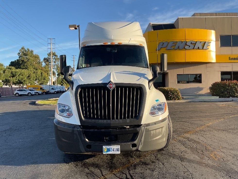 Sleeper Tractor-Heavy Duty Tractors-International-2023-LT625-Torrance-CA-656,640\n\t\tmiles-$ 45,750 - Image 2