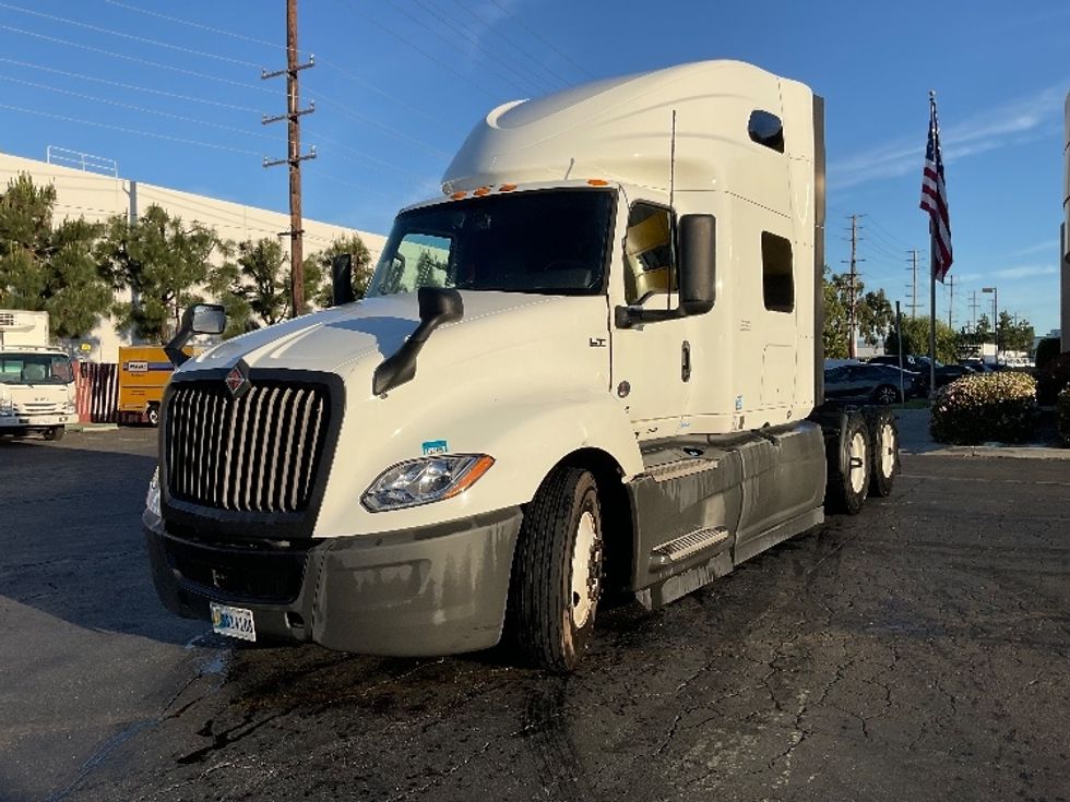 Sleeper Tractor-Heavy Duty Tractors-International-2023-LT625-Torrance-CA-656,640\n\t\tmiles-$ 45,750 - Image 3