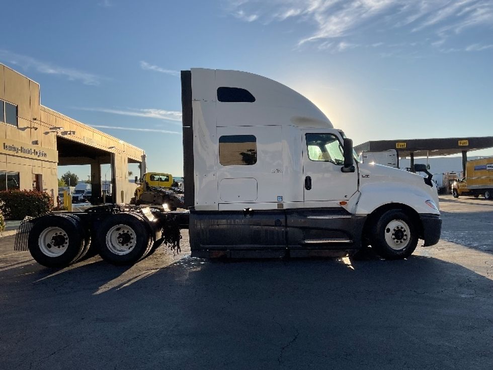 Sleeper Tractor-Heavy Duty Tractors-International-2023-LT625-Torrance-CA-656,640\n\t\tmiles-$ 45,750 - Image 4
