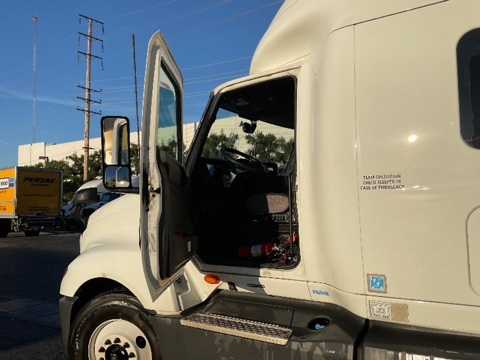Sleeper Tractor-Heavy Duty Tractors-International-2023-LT625-Torrance-CA-656,640\n\t\tmiles-$ 45,750 - Image 9