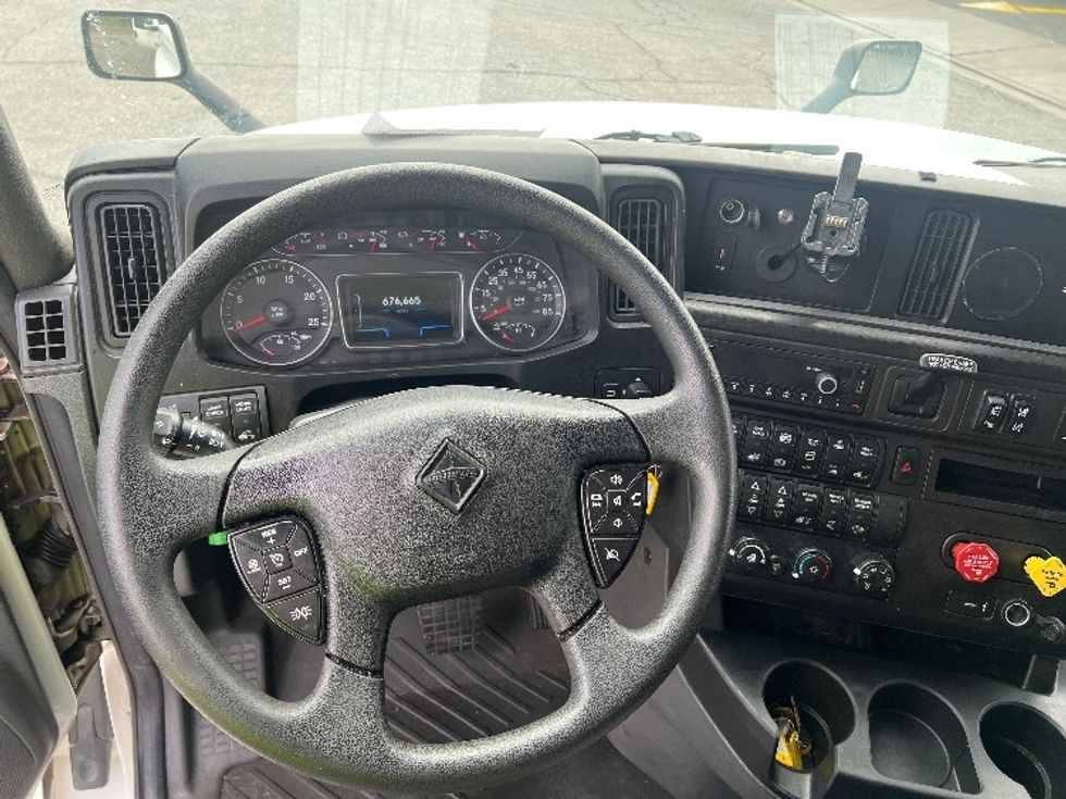 Sleeper Tractor-Heavy Duty Tractors-International-2023-LT625-Torrance-CA-676,665\n\t\tmiles-$ 43,750 - Image 11