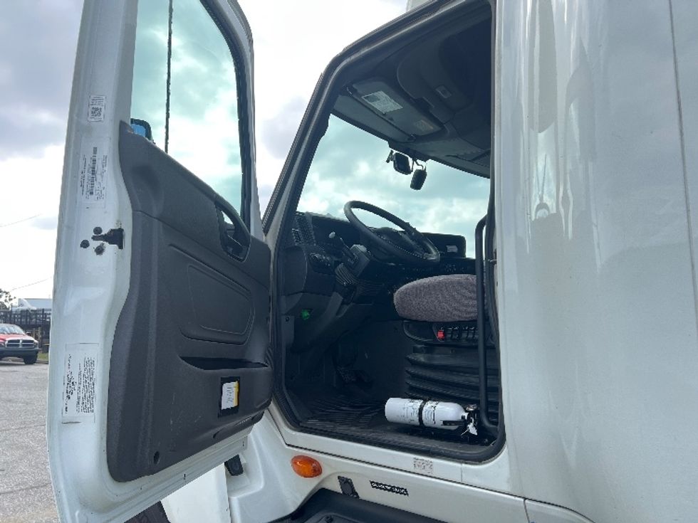 Sleeper Tractor-Heavy Duty Tractors-International-2023-LT625-Torrance-CA-676,665\n\t\tmiles-$ 43,750 - Image 9