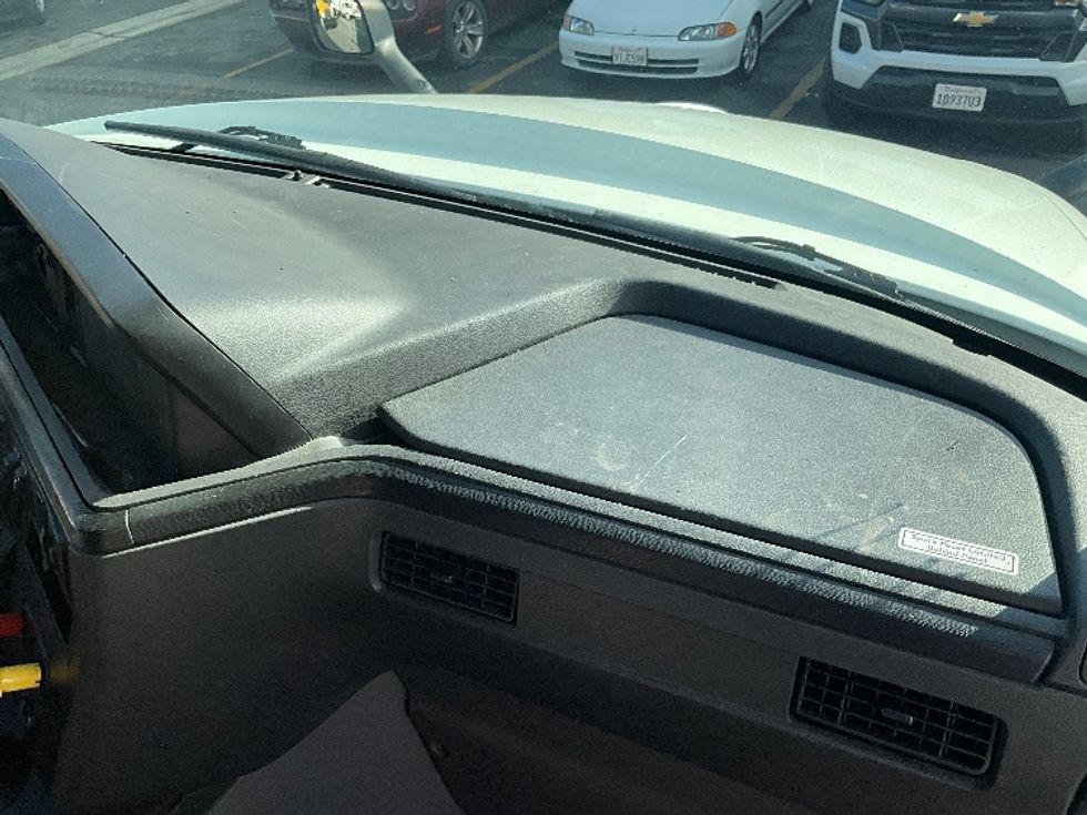 Sleeper Tractor-Heavy Duty Tractors-International-2023-LT625-Torrance-CA-699,648\n\t\tmiles-$ 41,250 - Image 14