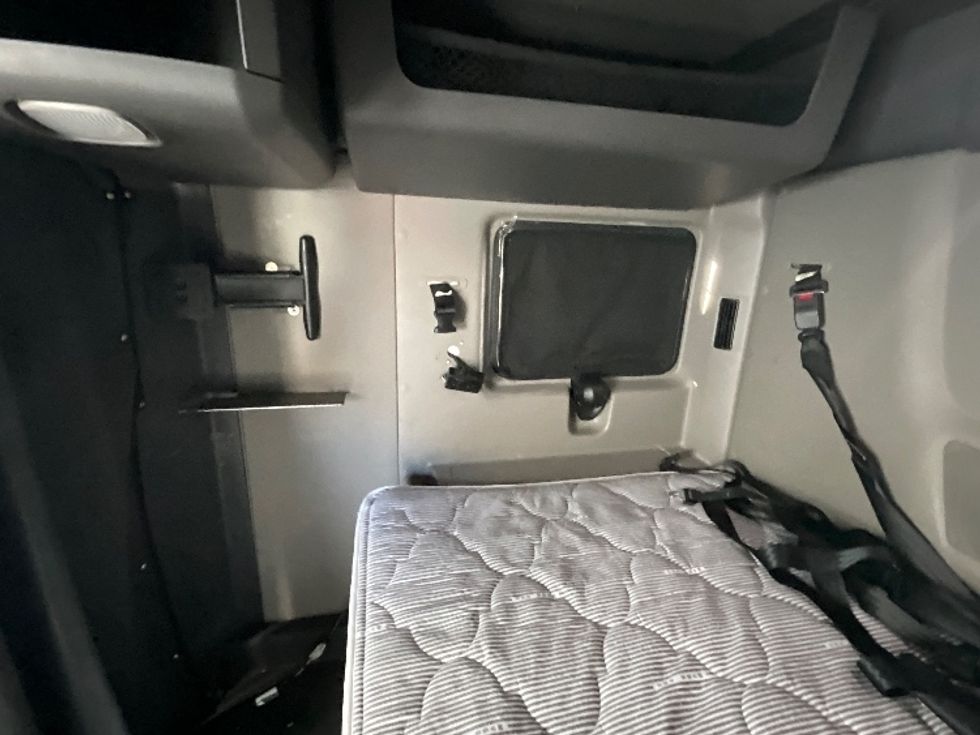 Sleeper Tractor-Heavy Duty Tractors-International-2023-LT625-Torrance-CA-699,648\n\t\tmiles-$ 41,250 - Image 19