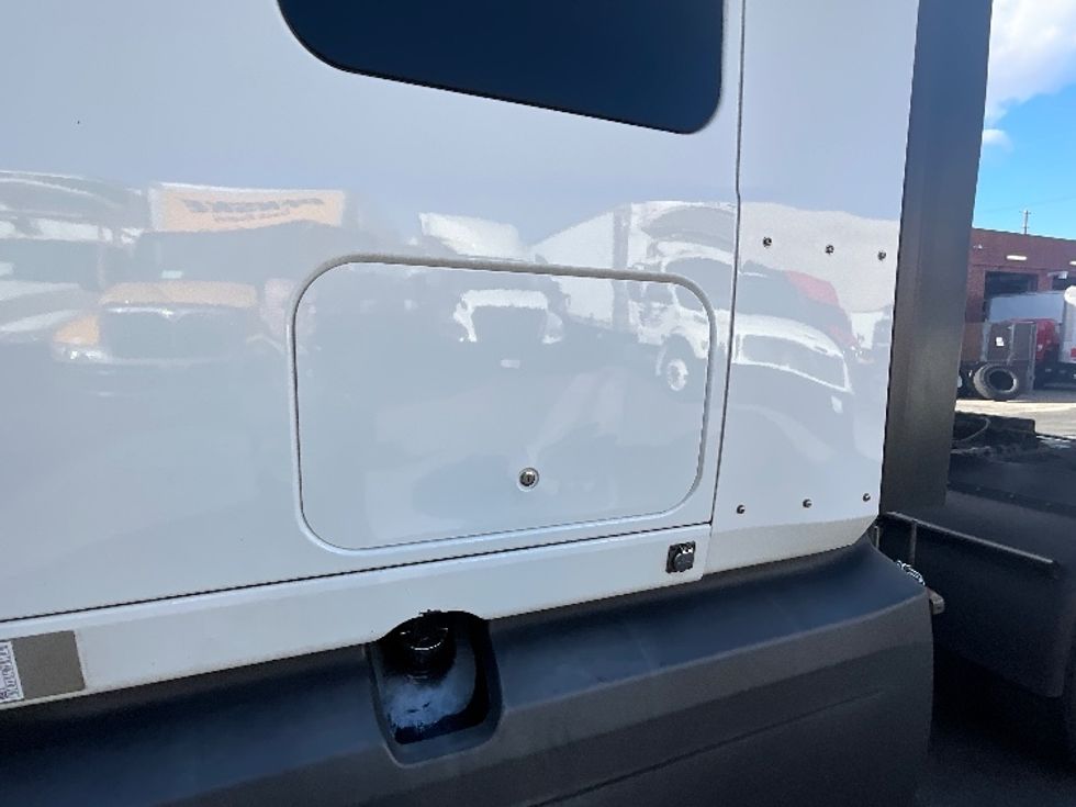 Sleeper Tractor-Heavy Duty Tractors-International-2023-LT625-Torrance-CA-699,648\n\t\tmiles-$ 41,250 - Image 22