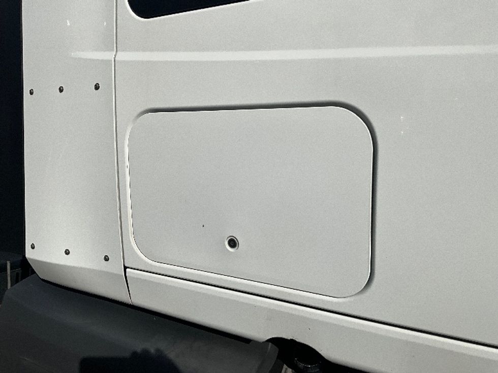 Sleeper Tractor-Heavy Duty Tractors-International-2023-LT625-Torrance-CA-699,648\n\t\tmiles-$ 41,250 - Image 23