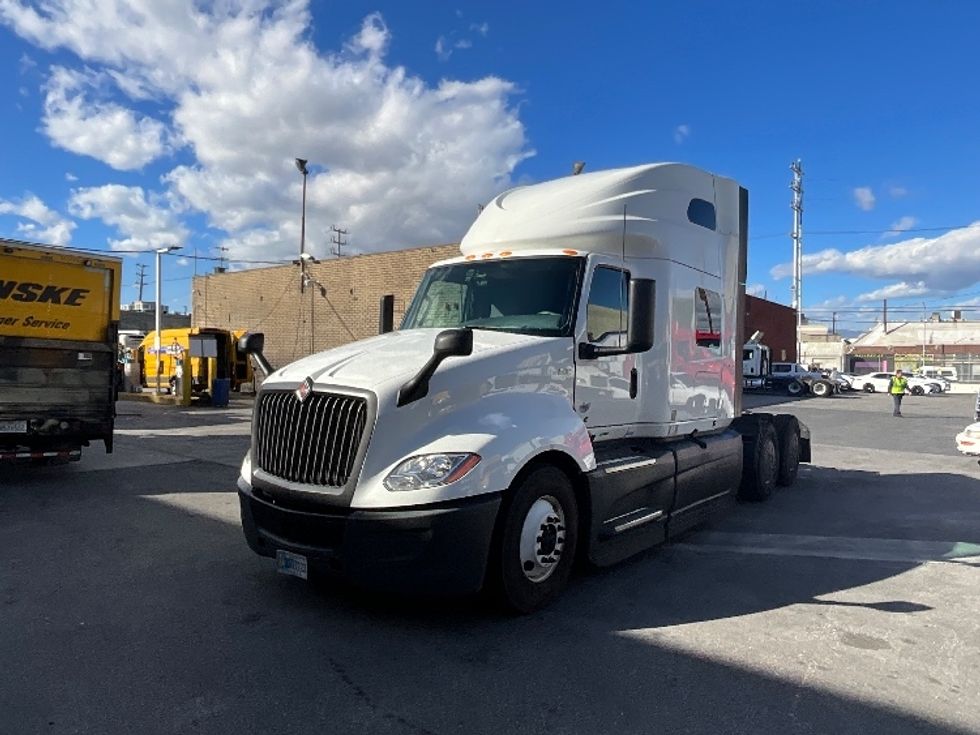 Sleeper Tractor-Heavy Duty Tractors-International-2023-LT625-Torrance-CA-699,648\n\t\tmiles-$ 41,250 - Image 3