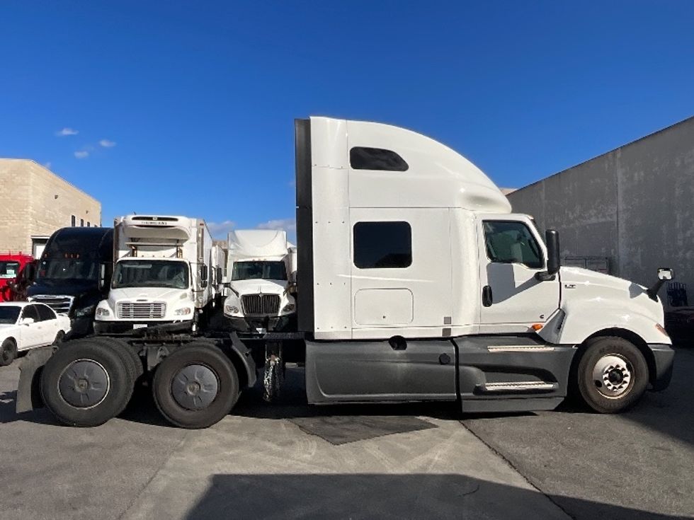 Sleeper Tractor-Heavy Duty Tractors-International-2023-LT625-Torrance-CA-699,648\n\t\tmiles-$ 41,250 - Image 8