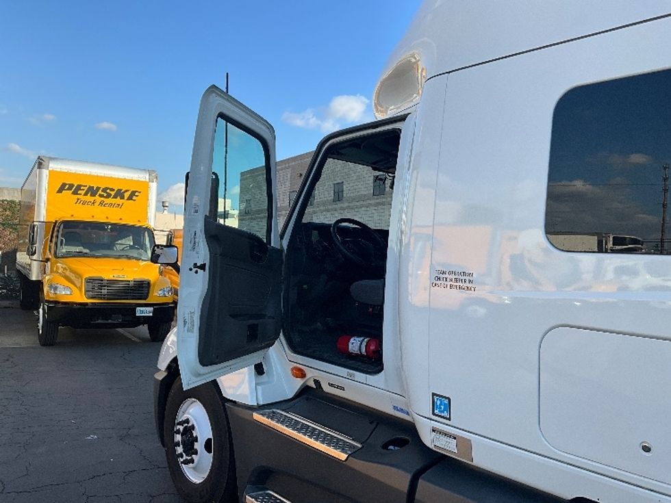 Sleeper Tractor-Heavy Duty Tractors-International-2023-LT625-Torrance-CA-702,454\n\t\tmiles-$ 45,250 - Image 9