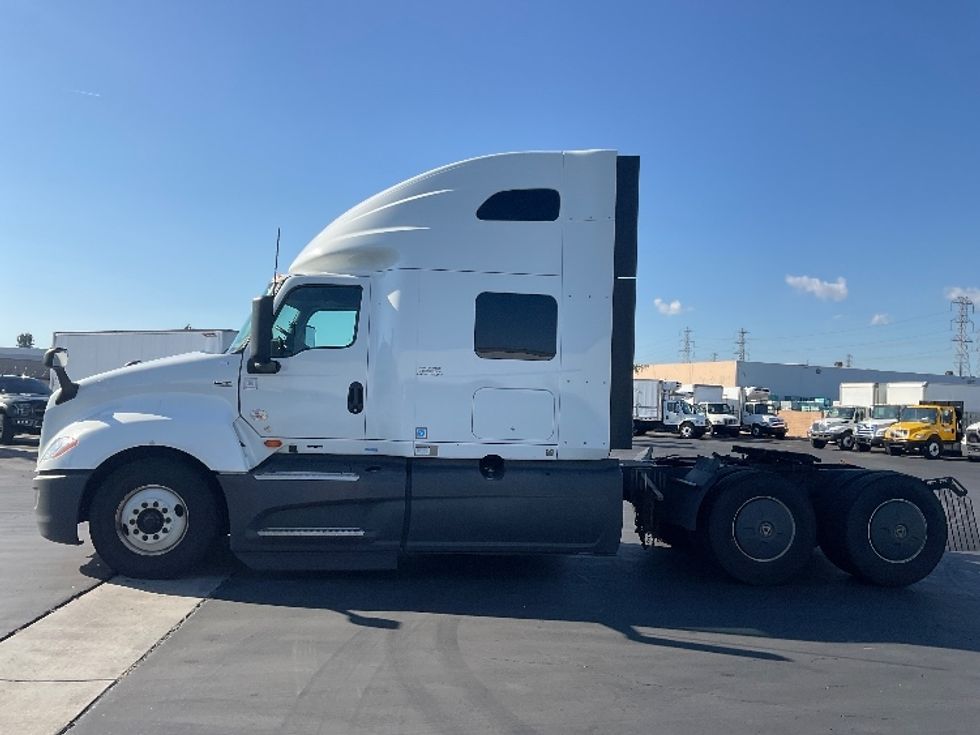 Sleeper Tractor-Heavy Duty Tractors-International-2023-LT625-Torrance-CA-719,399\n\t\tmiles-$ 39,000 - Image 4