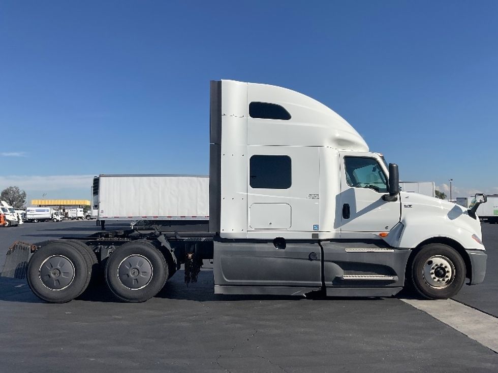 Sleeper Tractor-Heavy Duty Tractors-International-2023-LT625-Torrance-CA-719,399\n\t\tmiles-$ 39,000 - Image 8