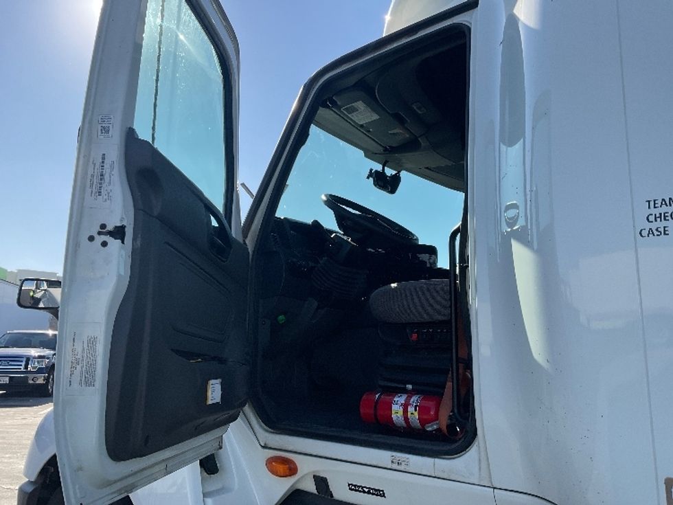 Sleeper Tractor-Heavy Duty Tractors-International-2023-LT625-Torrance-CA-719,399\n\t\tmiles-$ 39,000 - Image 9