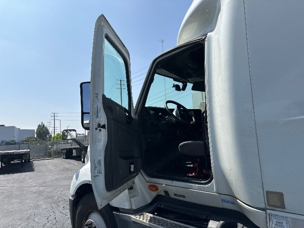 Sleeper Tractor-Heavy Duty Tractors-International-2023-LT625-Torrance-CA-743,124\n\t\tmiles-$ 44,750 - Image 9