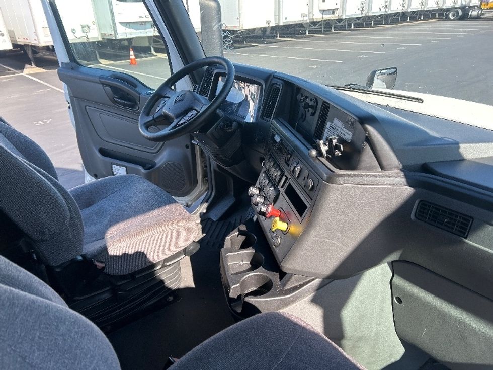 Sleeper Tractor-Heavy Duty Tractors-International-2023-LT625-Torrance-CA-748,731\n\t\tmiles-$ 36,000 - Image 15