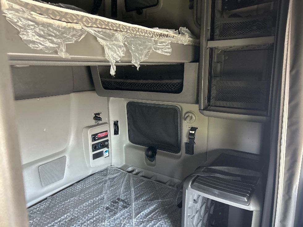 Sleeper Tractor-Heavy Duty Tractors-International-2023-LT625-Torrance-CA-748,731\n\t\tmiles-$ 36,000 - Image 18