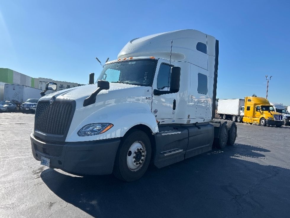 Sleeper Tractor-Heavy Duty Tractors-International-2023-LT625-Torrance-CA-748,731\n\t\tmiles-$ 36,000 - Image 3