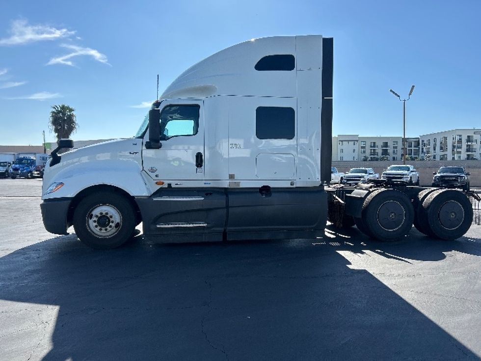 Sleeper Tractor-Heavy Duty Tractors-International-2023-LT625-Torrance-CA-748,731\n\t\tmiles-$ 36,000 - Image 4