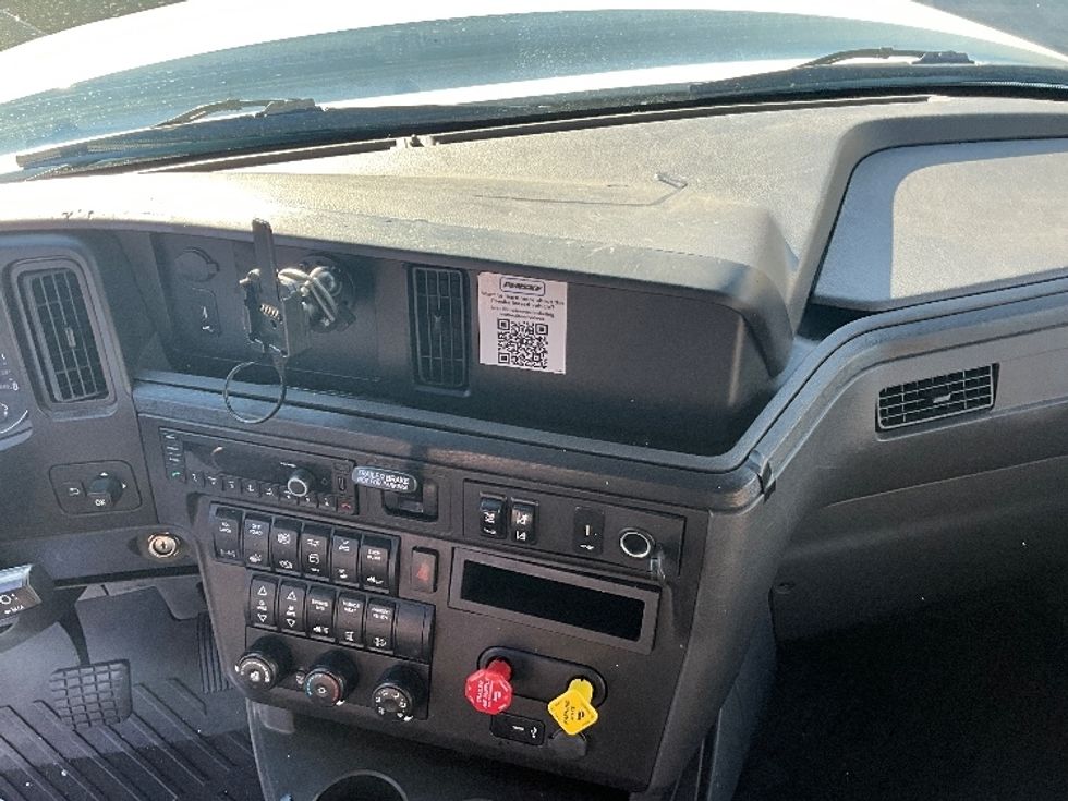 Sleeper Tractor-Heavy Duty Tractors-International-2023-LT625-Torrance-CA-750,738\n\t\tmiles-$ 35,750 - Image 12