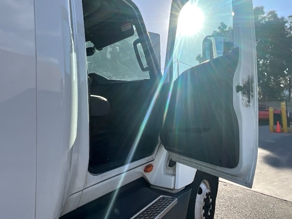 Sleeper Tractor-Heavy Duty Tractors-International-2023-LT625-Torrance-CA-750,738\n\t\tmiles-$ 35,750 - Image 13