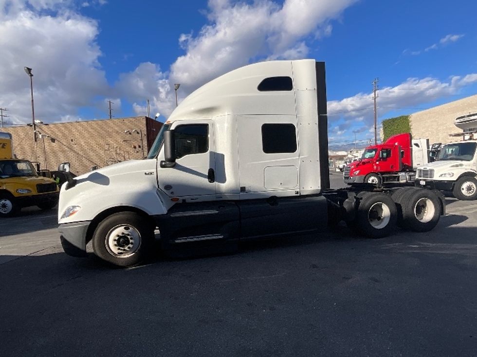 Sleeper Tractor-Heavy Duty Tractors-International-2023-LT625-Torrance-CA-750,738\n\t\tmiles-$ 35,750 - Image 4