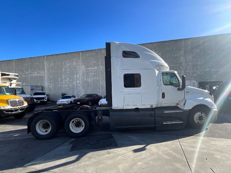 Sleeper Tractor-Heavy Duty Tractors-International-2023-LT625-Torrance-CA-750,738\n\t\tmiles-$ 35,750 - Image 8