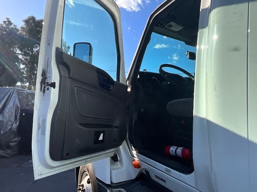 Sleeper Tractor-Heavy Duty Tractors-International-2023-LT625-Torrance-CA-750,738\n\t\tmiles-$ 35,750 - Image 9