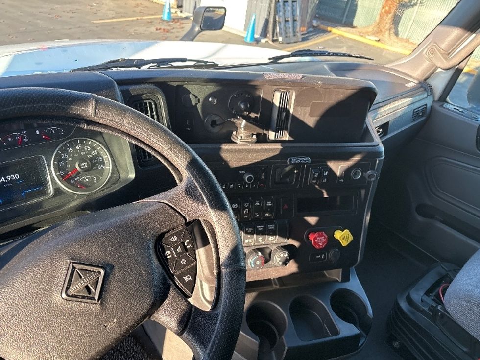 Sleeper Tractor-Heavy Duty Tractors-International-2023-LT625-West Sacramento-CA-564,931\n\t\tmiles-$ 55,750 - Image 11
