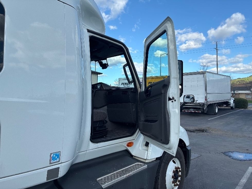 Sleeper Tractor-Heavy Duty Tractors-International-2023-LT625-West Sacramento-CA-632,666\n\t\tmiles-$ 48,500 - Image 12