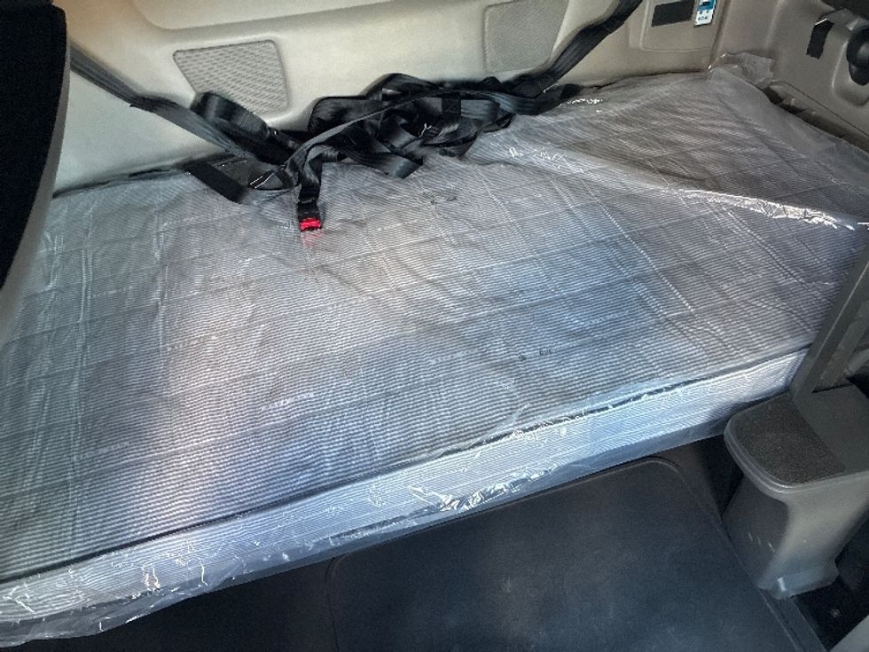 Sleeper Tractor-Heavy Duty Tractors-International-2023-LT625-West Sacramento-CA-632,666\n\t\tmiles-$ 48,500 - Image 16