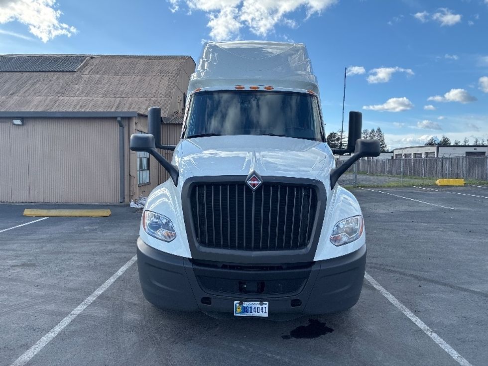 Sleeper Tractor-Heavy Duty Tractors-International-2023-LT625-West Sacramento-CA-632,666\n\t\tmiles-$ 48,500 - Image 2