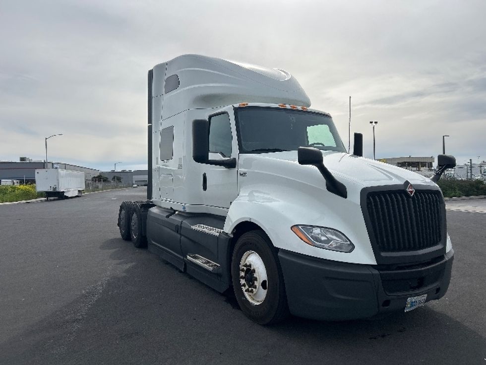 Sleeper Tractor-Heavy Duty Tractors-International-2023-LT625-West Sacramento-CA-667,097\n\t\tmiles-$ 44,750 - Image 1