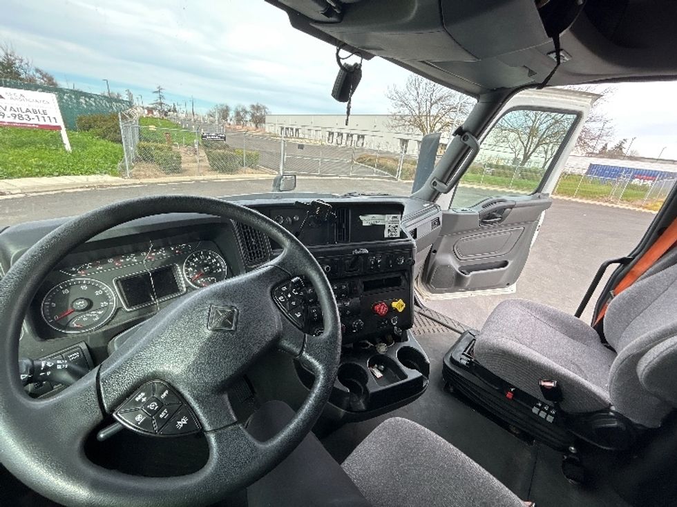 Sleeper Tractor-Heavy Duty Tractors-International-2023-LT625-West Sacramento-CA-667,097\n\t\tmiles-$ 44,750 - Image 10