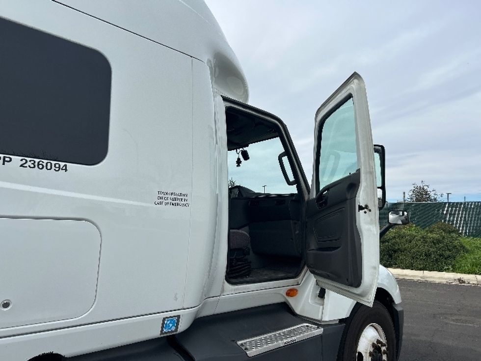 Sleeper Tractor-Heavy Duty Tractors-International-2023-LT625-West Sacramento-CA-667,097\n\t\tmiles-$ 44,750 - Image 13