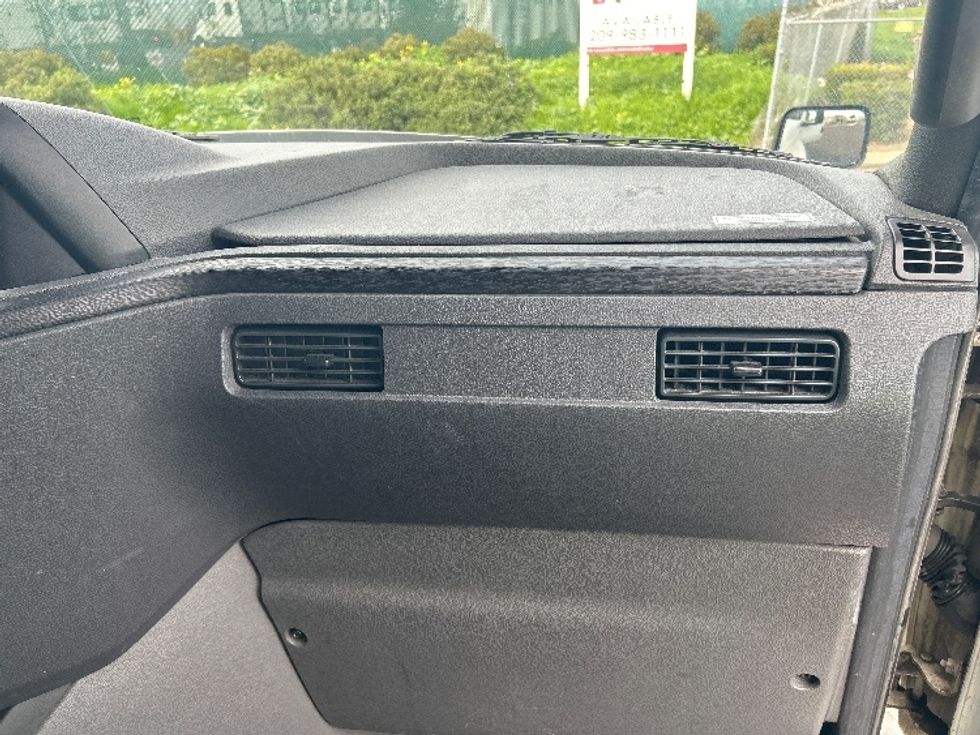 Sleeper Tractor-Heavy Duty Tractors-International-2023-LT625-West Sacramento-CA-667,097\n\t\tmiles-$ 44,750 - Image 14