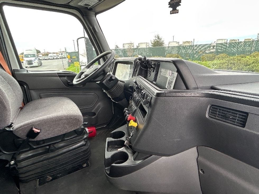 Sleeper Tractor-Heavy Duty Tractors-International-2023-LT625-West Sacramento-CA-667,097\n\t\tmiles-$ 44,750 - Image 15