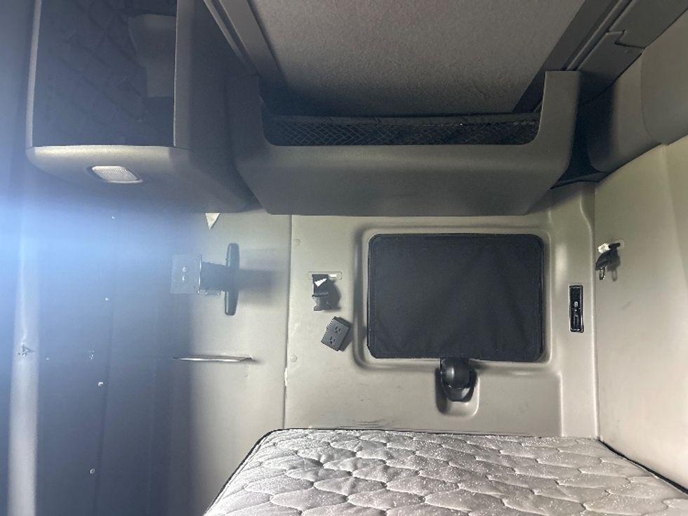 Sleeper Tractor-Heavy Duty Tractors-International-2023-LT625-West Sacramento-CA-667,097\n\t\tmiles-$ 44,750 - Image 18